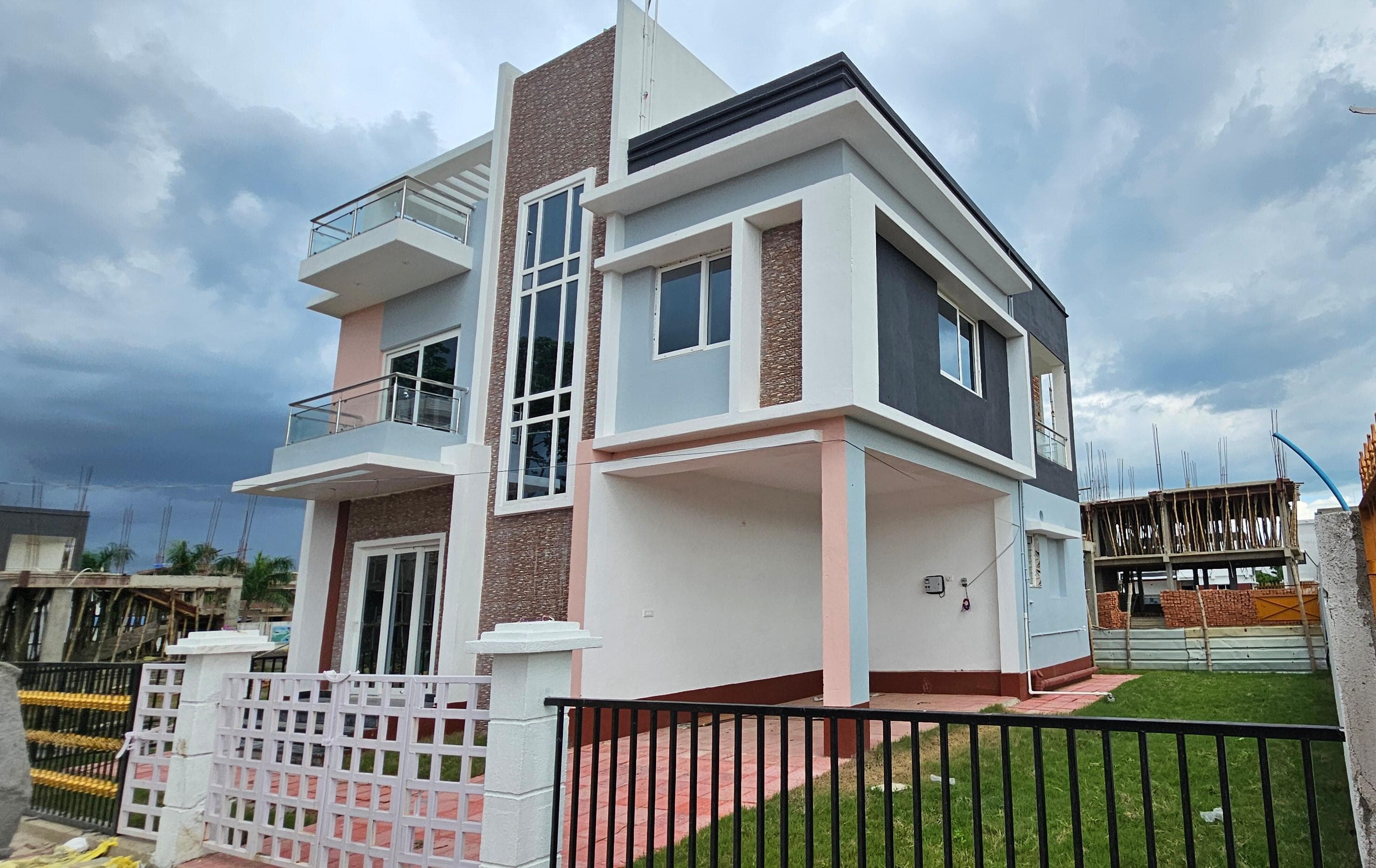 Wind Fields’ Duplex Bungalow In Newtown Kolkata is Built to Last